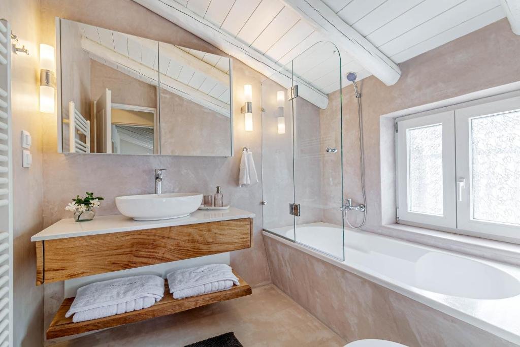 aurora-villa-paxos-bathroom-01