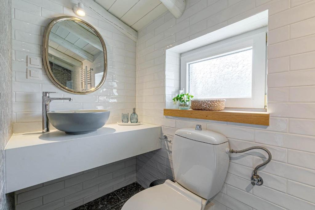 aurora-villa-paxos-bathroom-04