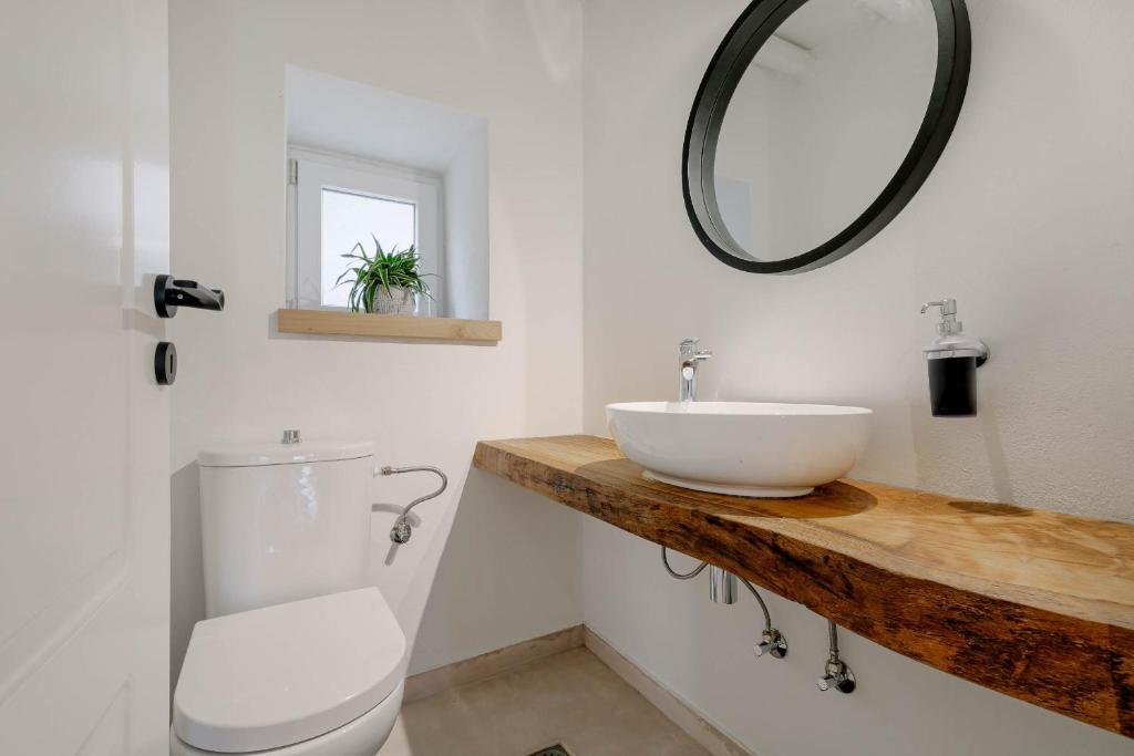 aurora-villa-paxos-bathroom-05