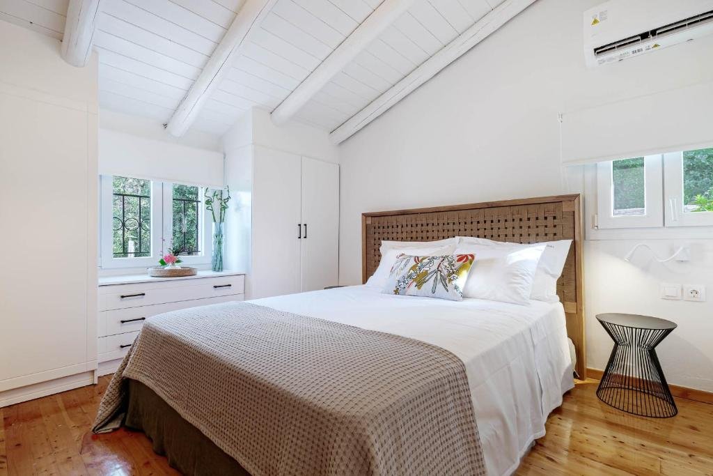 aurora-villa-paxos-bedroom-06