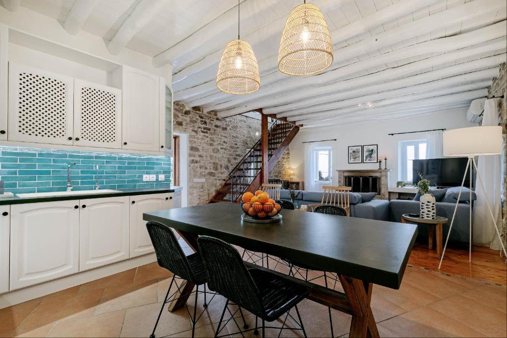 aurora-villa-paxos-kitchen-03