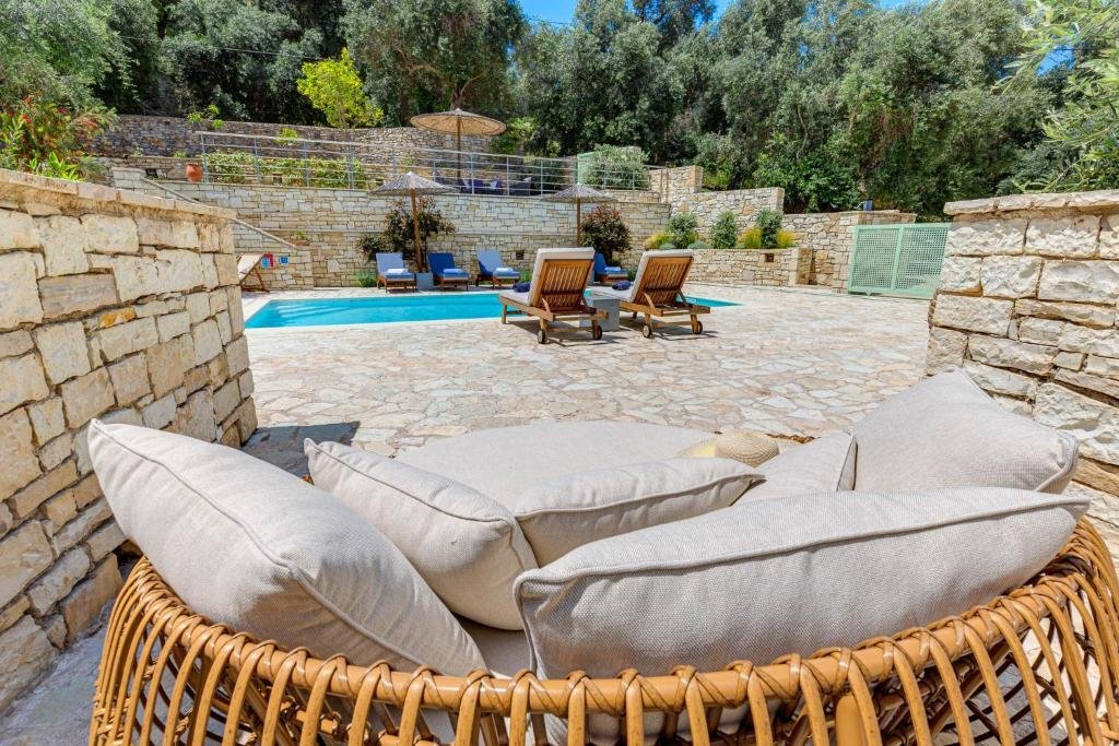 aurora-villa-paxos-outdoor-space-08