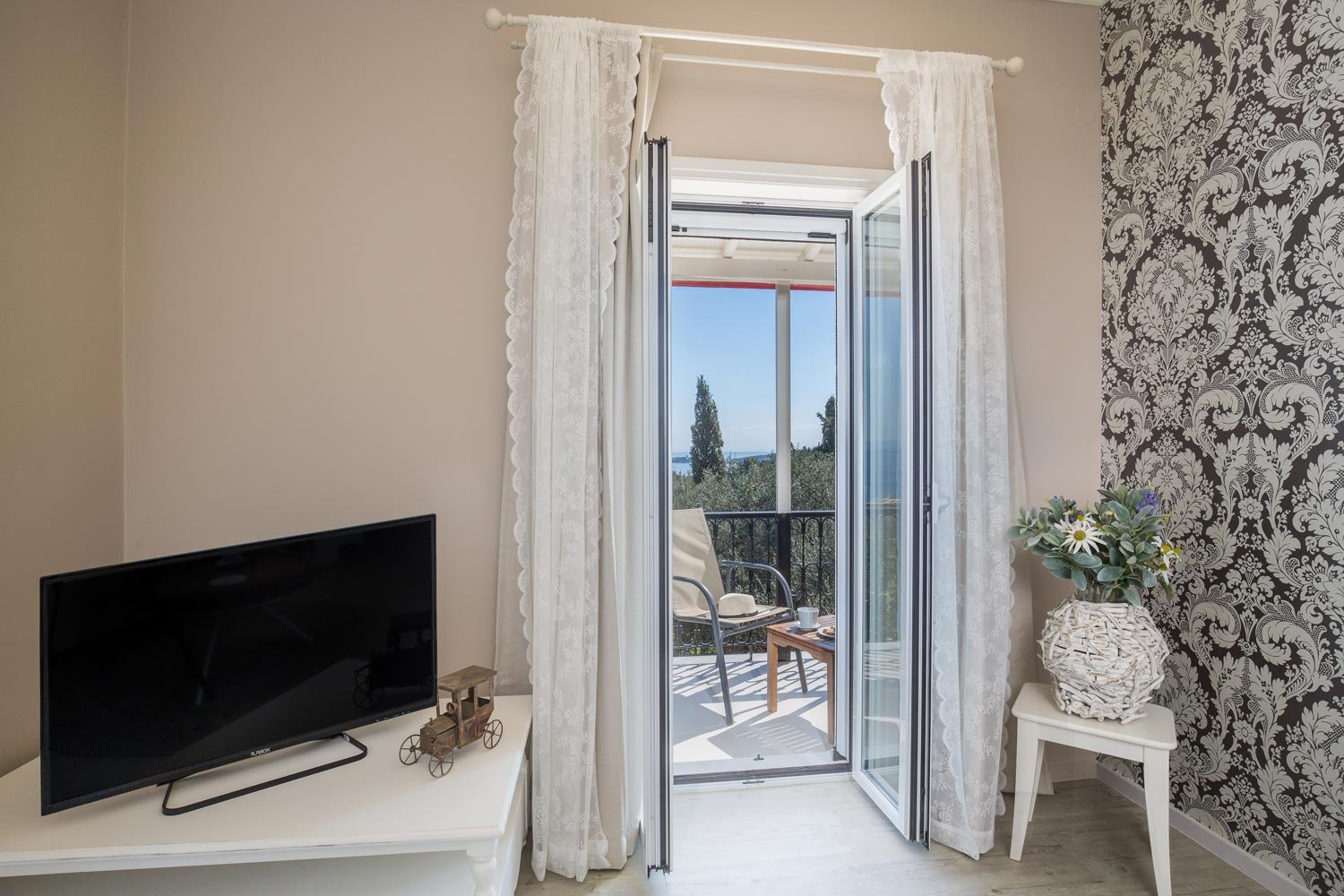 chrissa-villa-paxos-bedroom-04