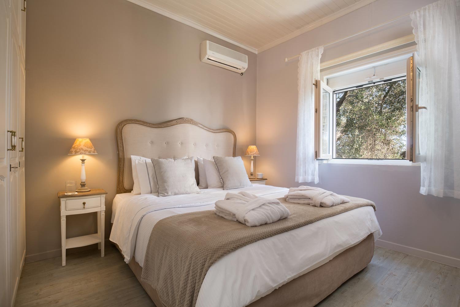 chrissa-villa-paxos-bedroom-08