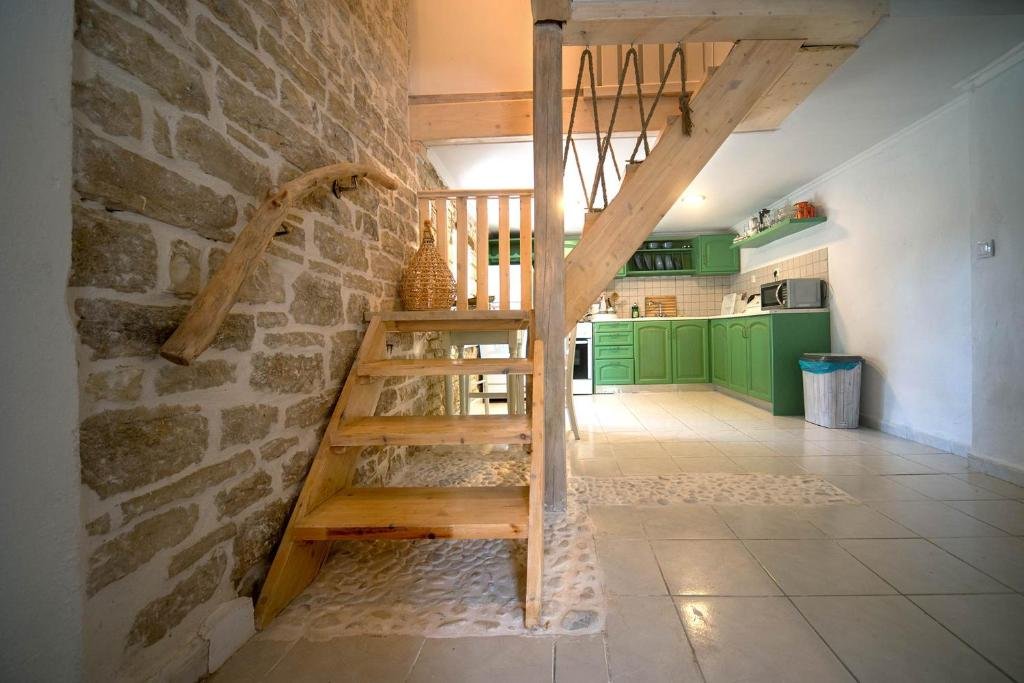 country-house-villa-paxos-kitchen-03