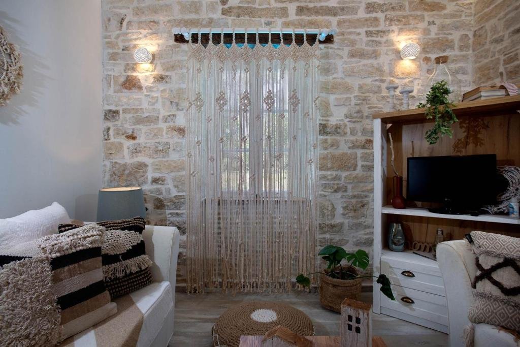 country-house-villa-paxos-livingroom-05