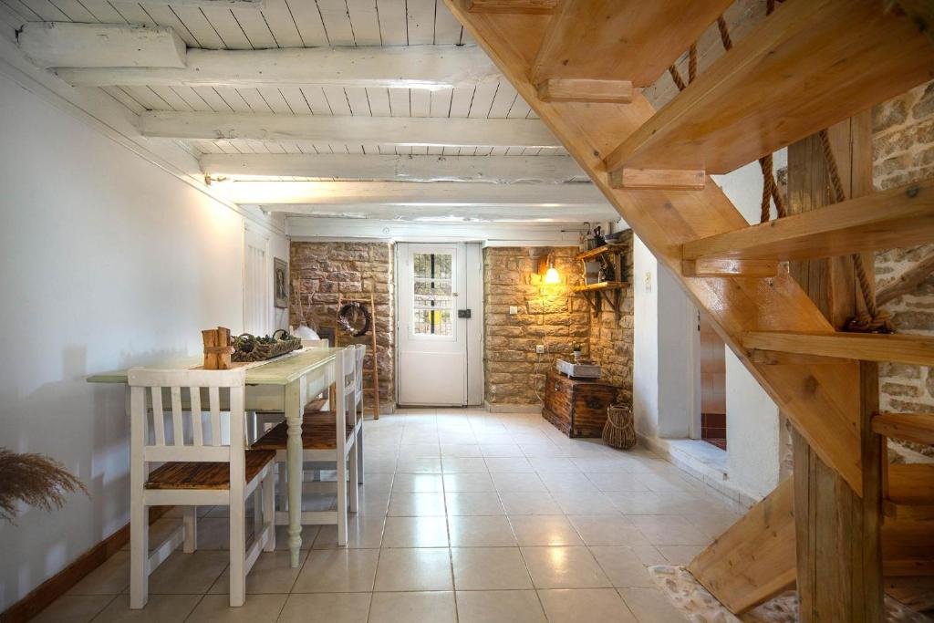 country-house-villa-paxos-livingroom-7