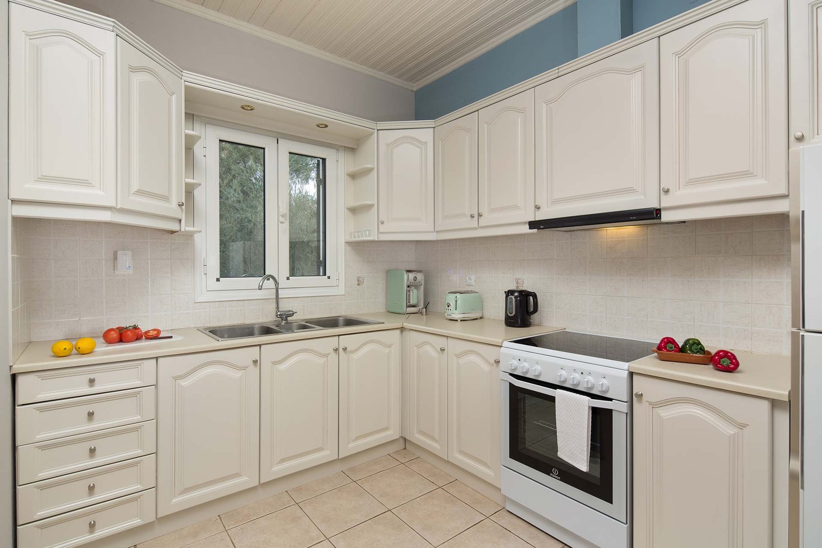 danai-villa-paxos-kitchen-01