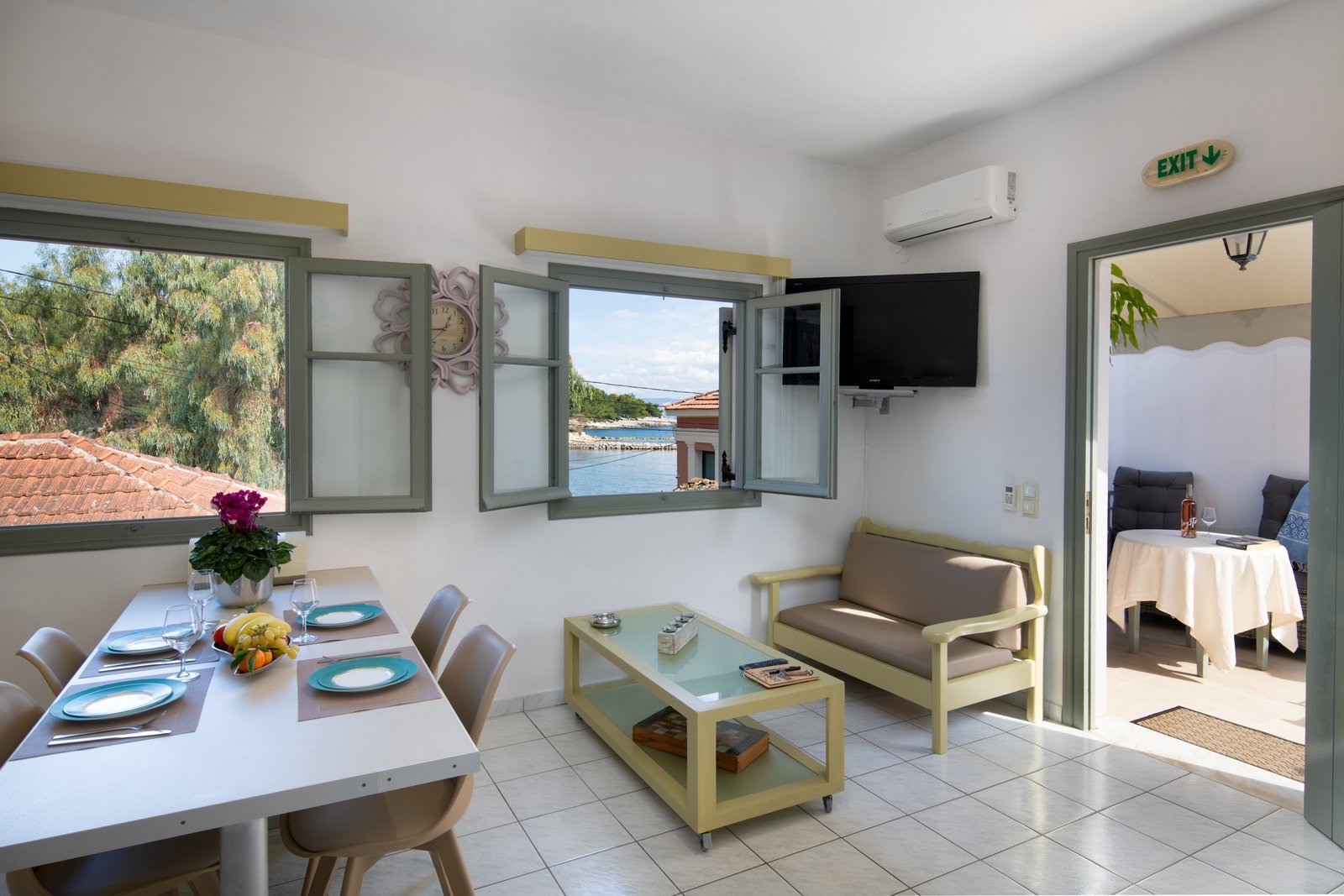 dora-i-studio-livingroom-02