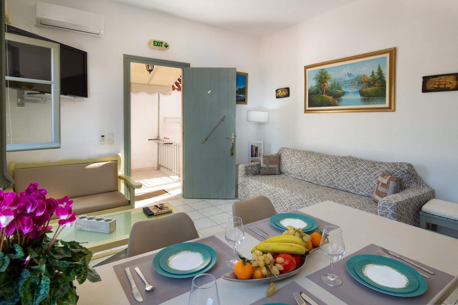 dora-i-studio-livingroom-03