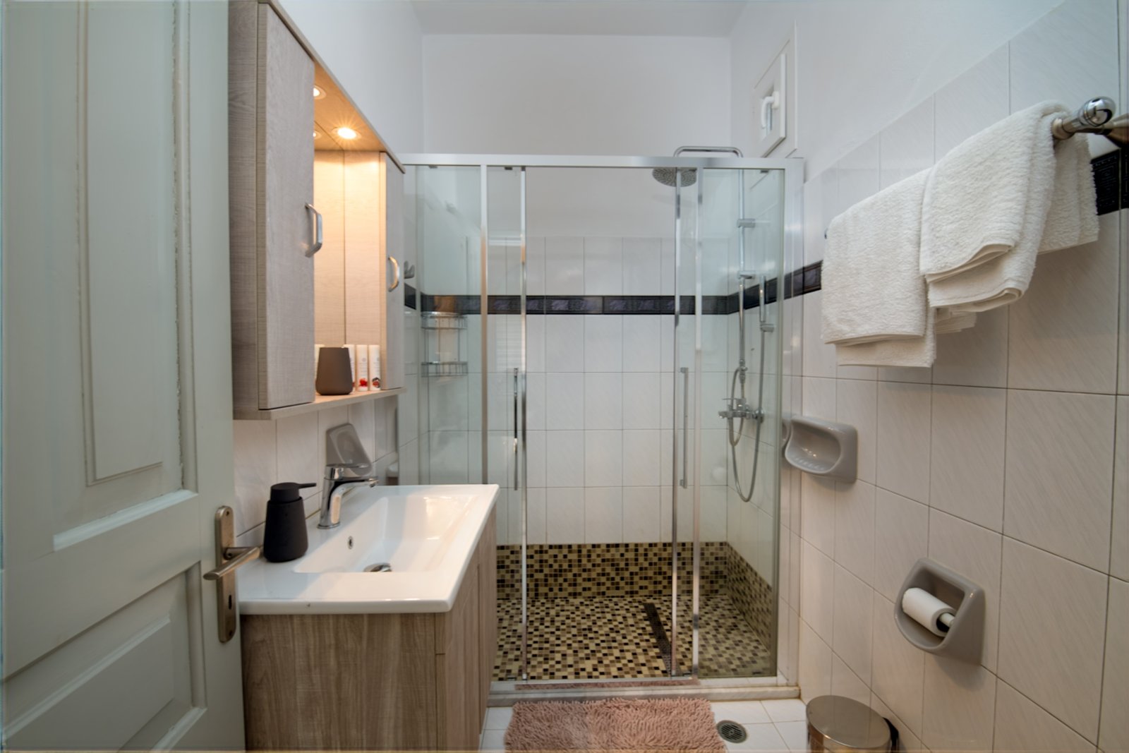 dora-i-studio-paxos-bathroom-01