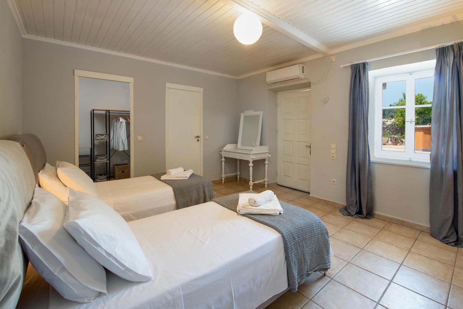 elisabetta-villa-paxos-bedroom-05