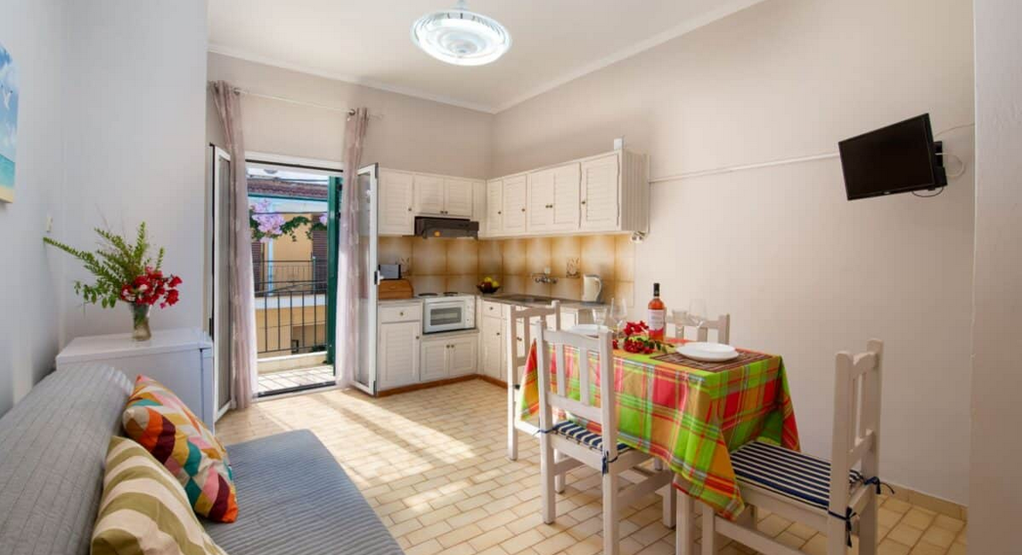 fotis-apartment-1-paxos-thalassa-travel-livingroom-01