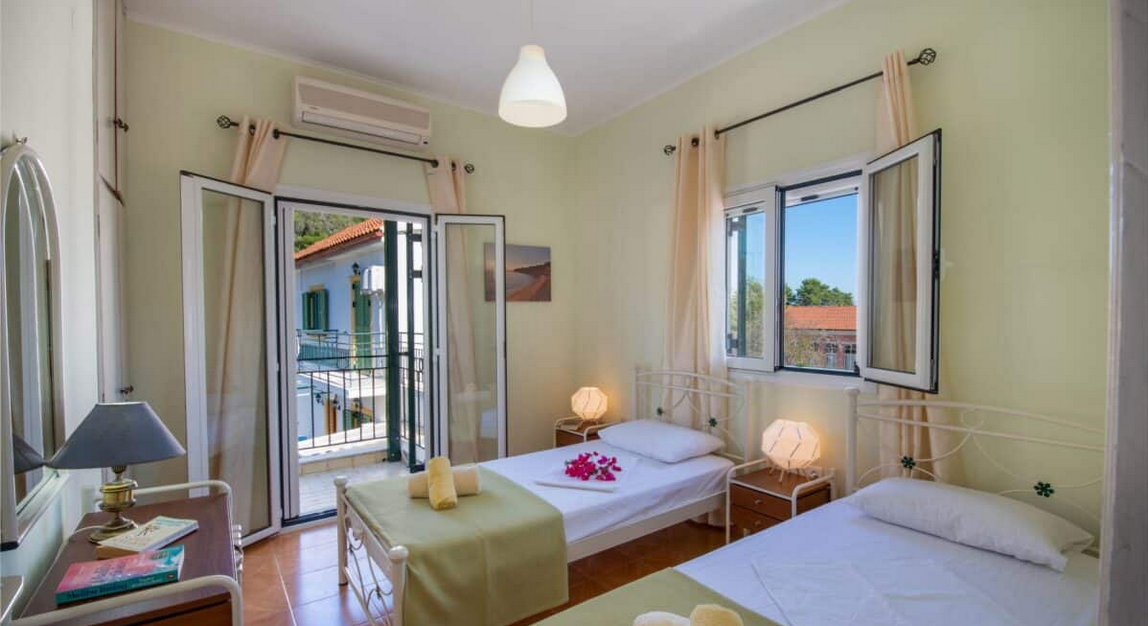fotis-apartment-2-paxos-thalassa-travel-bedroom-02-2