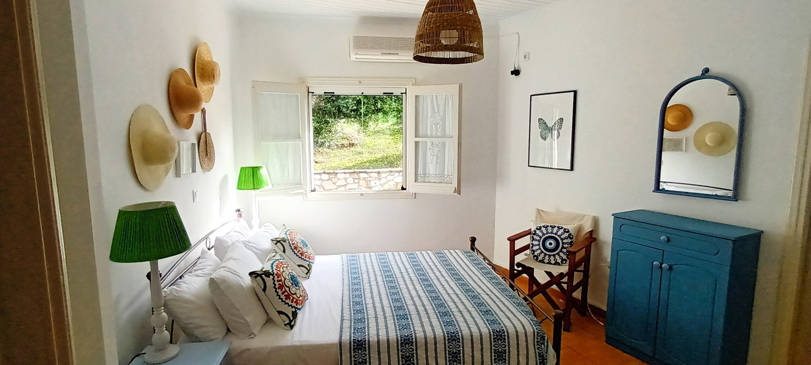 faros-villa-paxos-bedroom-01