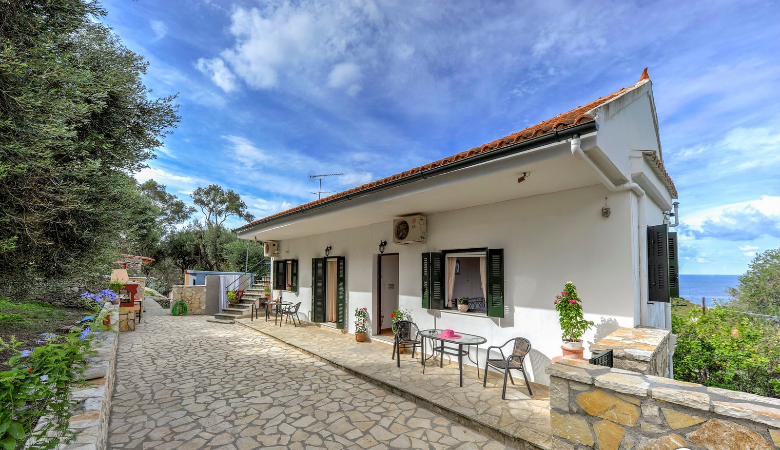 faros-villa-paxos-outdoor-space-01