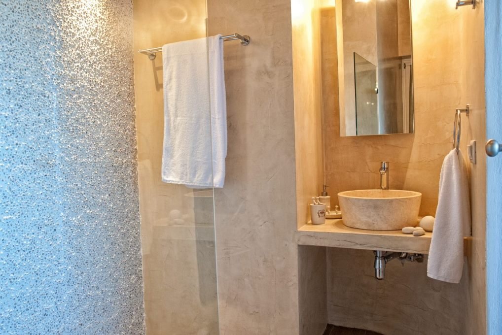 gem-villa-paxos-bathroom-02