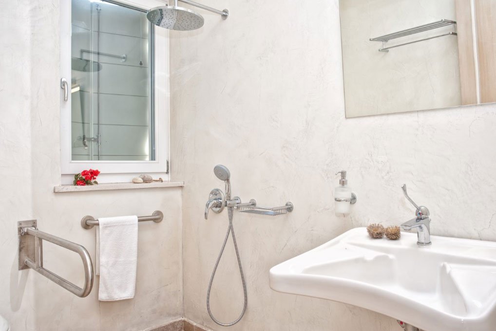 gem-villa-paxos-bathroom-03