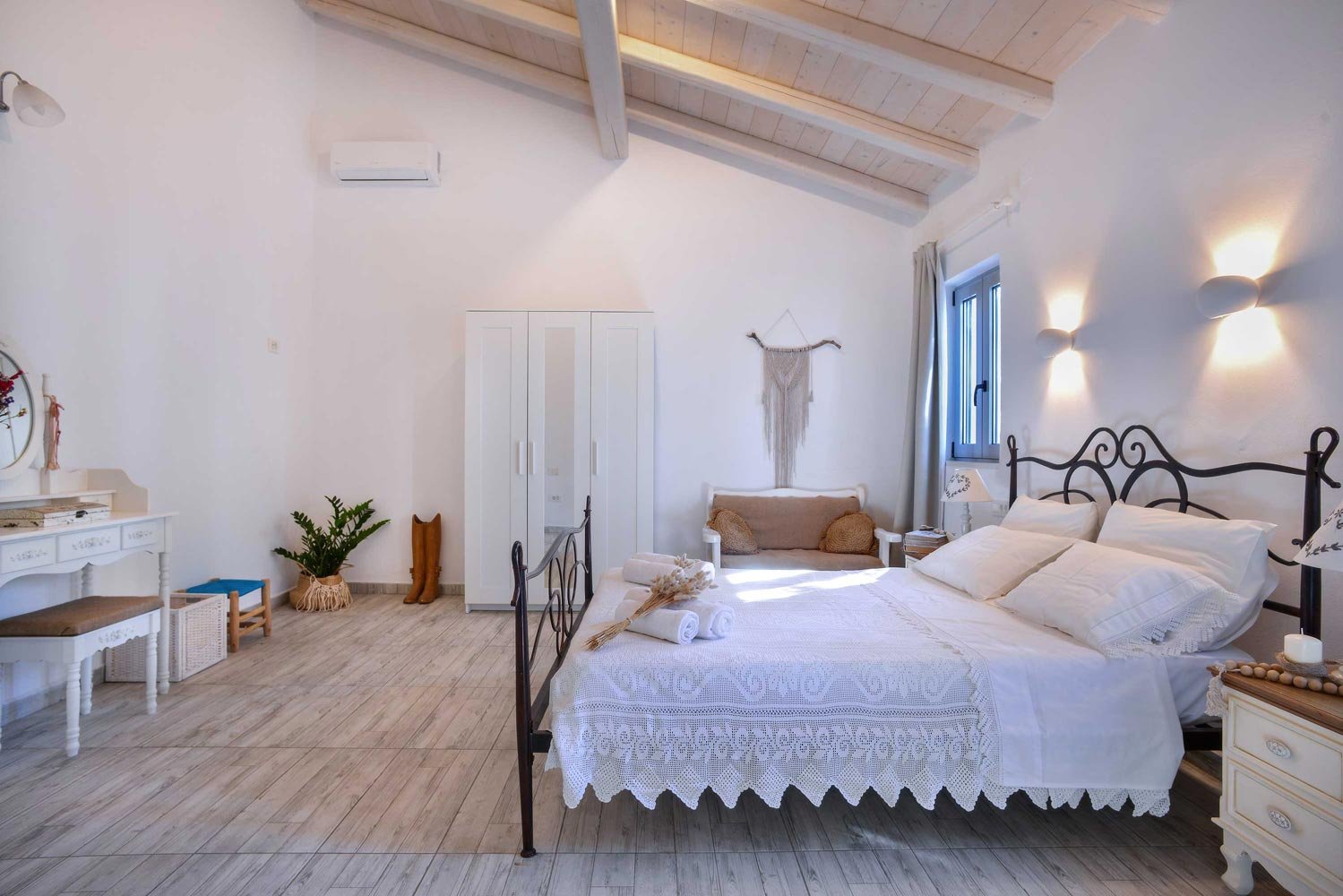 marmari-villa-paxos-bedroom-02