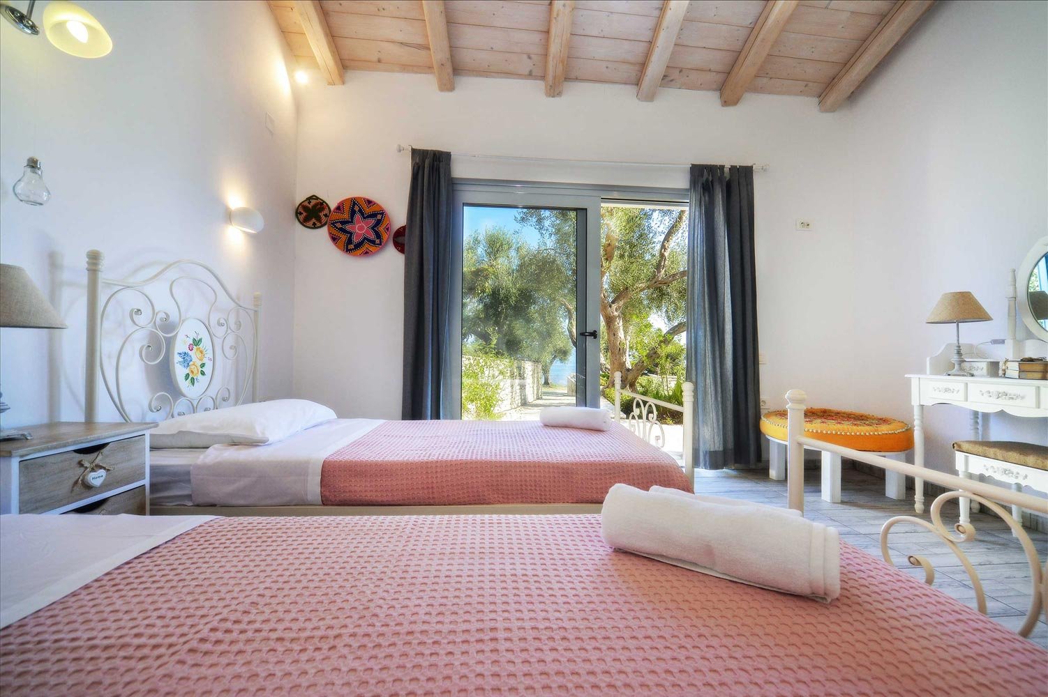 marmari-villa-paxos-bedroom-04