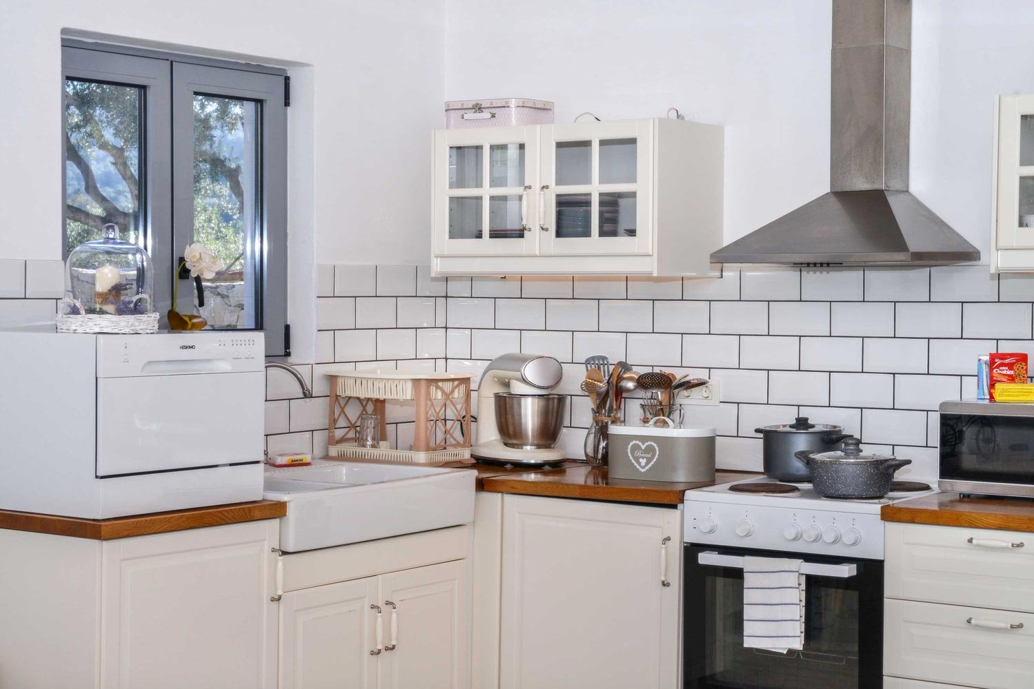 marmari-villa-paxos-kitchen-02