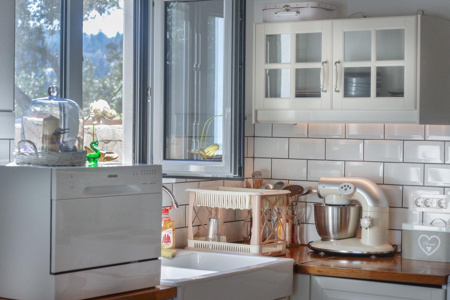 marmari-villa-paxos-kitchen-04