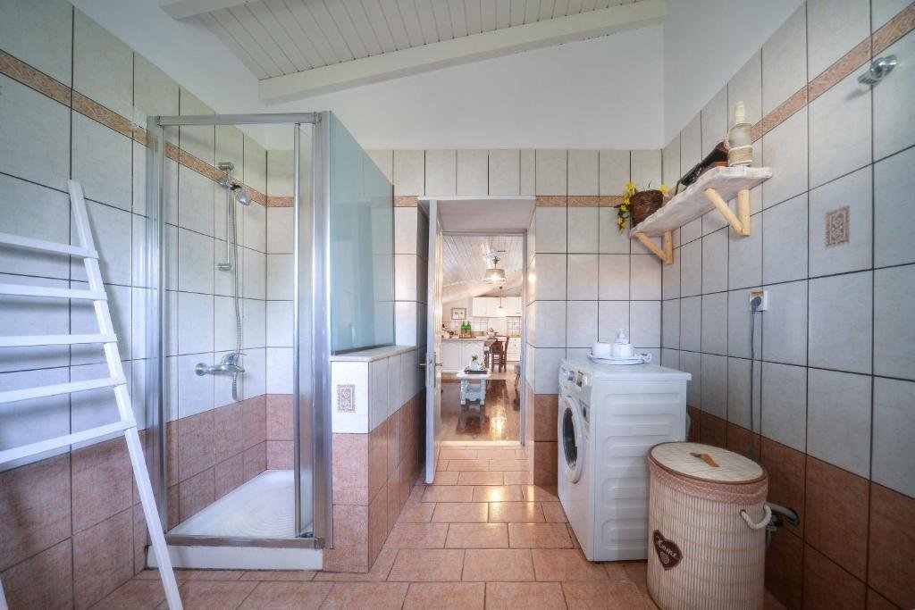 nikoletta-villa-paxos-bathroom-01