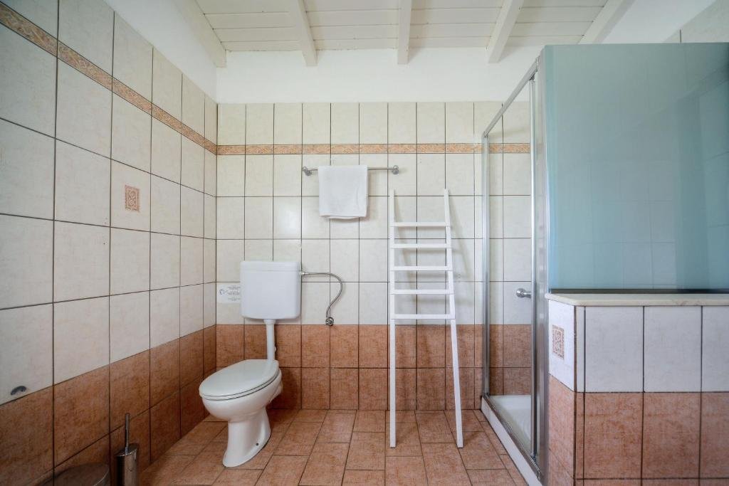 nikoletta-villa-paxos-bathroom-02