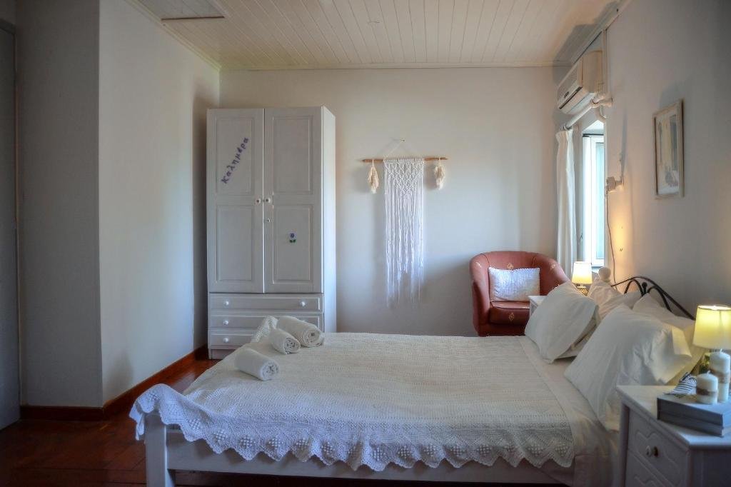 nikoletta-villa-paxos-bedroom-04