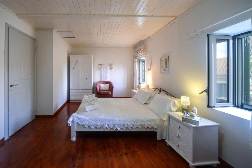nikoletta-villa-paxos-bedroom-05