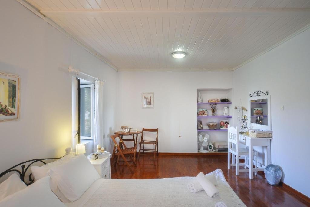 nikoletta-villa-paxos-bedroom-06