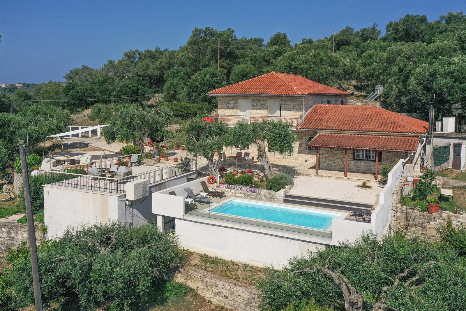 romanatika-villa-paxos-outdoor-space-01