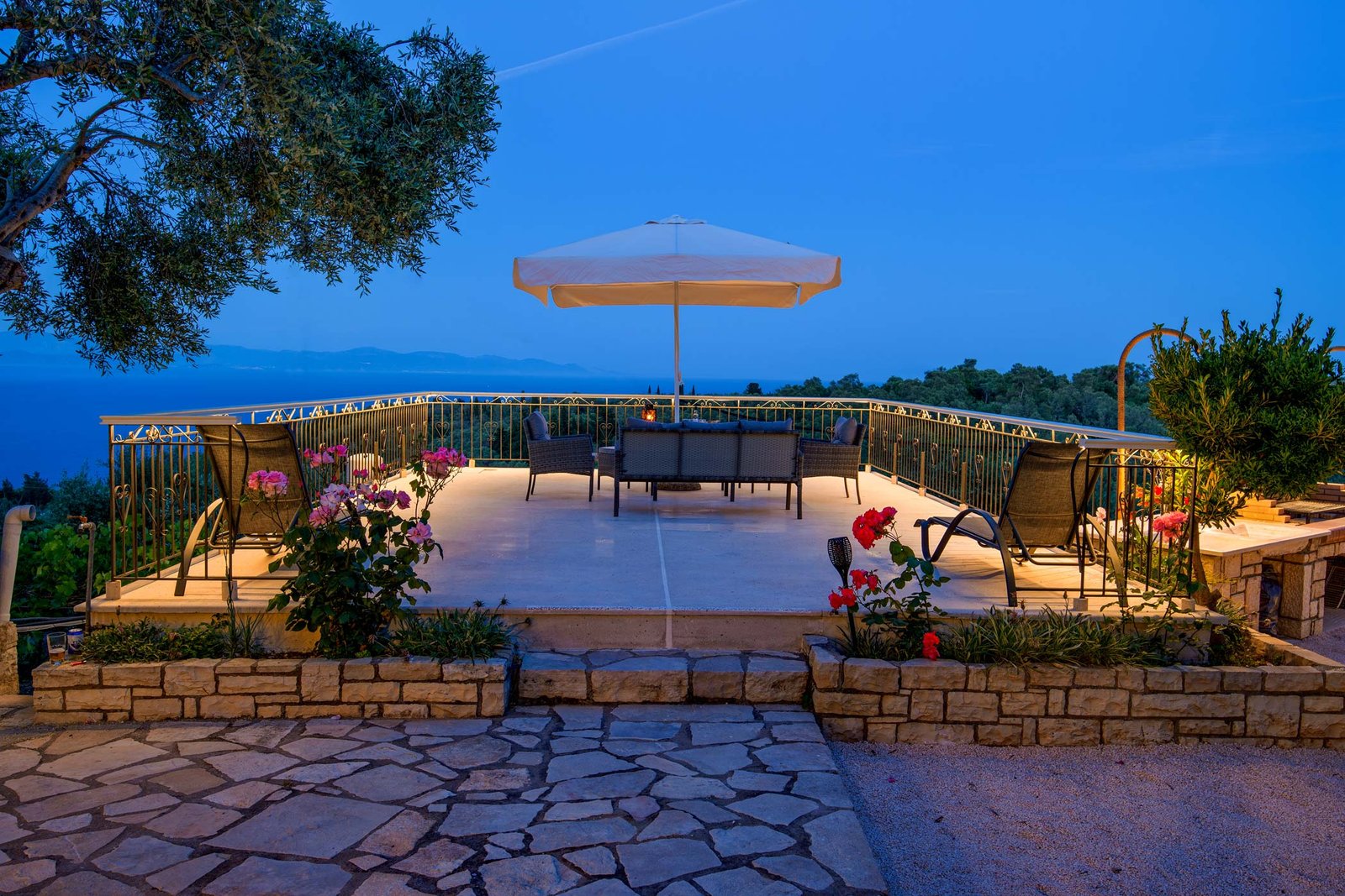 romanatika-villa-paxos-outdoor-space-07