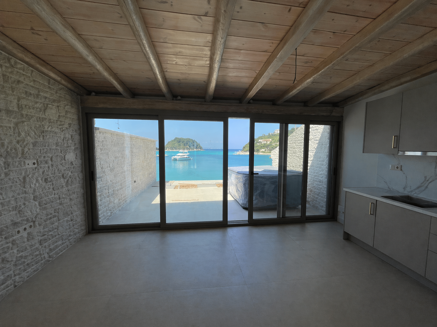 tasos-luxury-studio-10