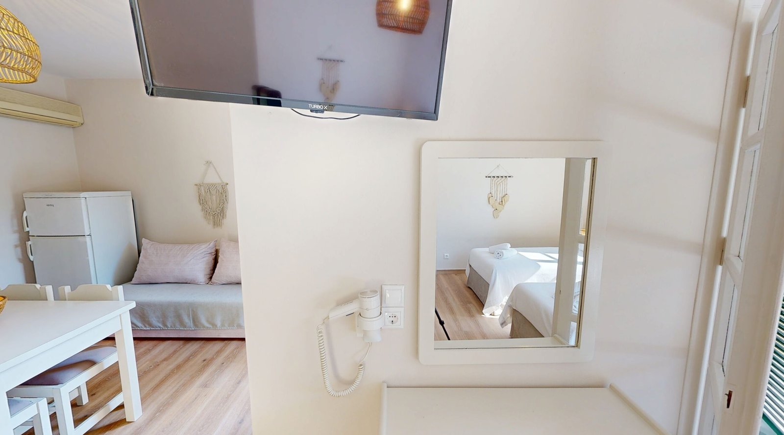 andrikos-studios-paxos-room-02