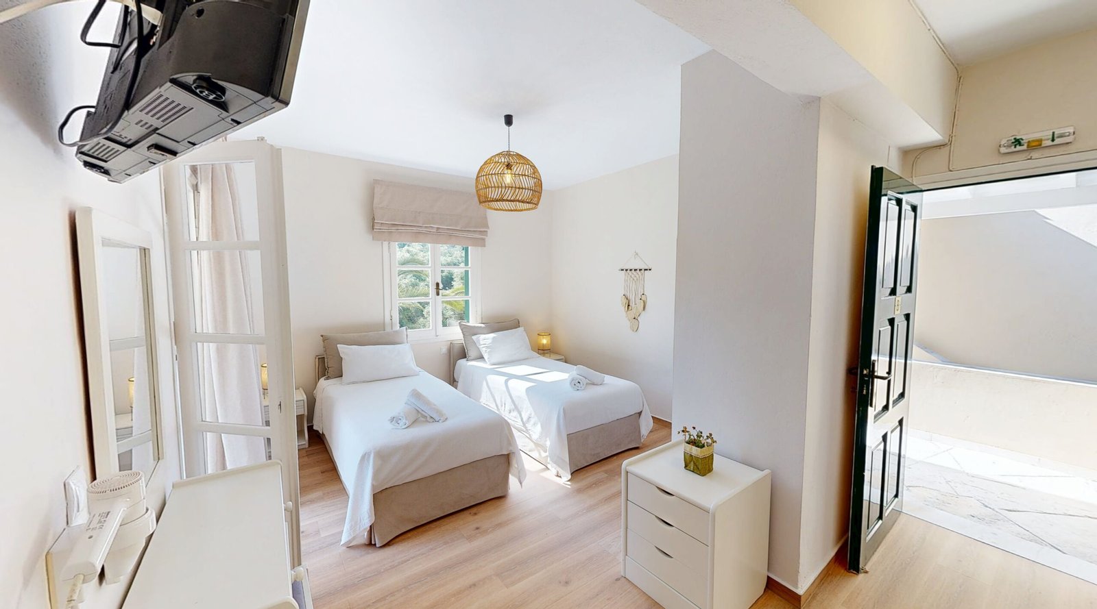 andrikos-studios-paxos-room-03