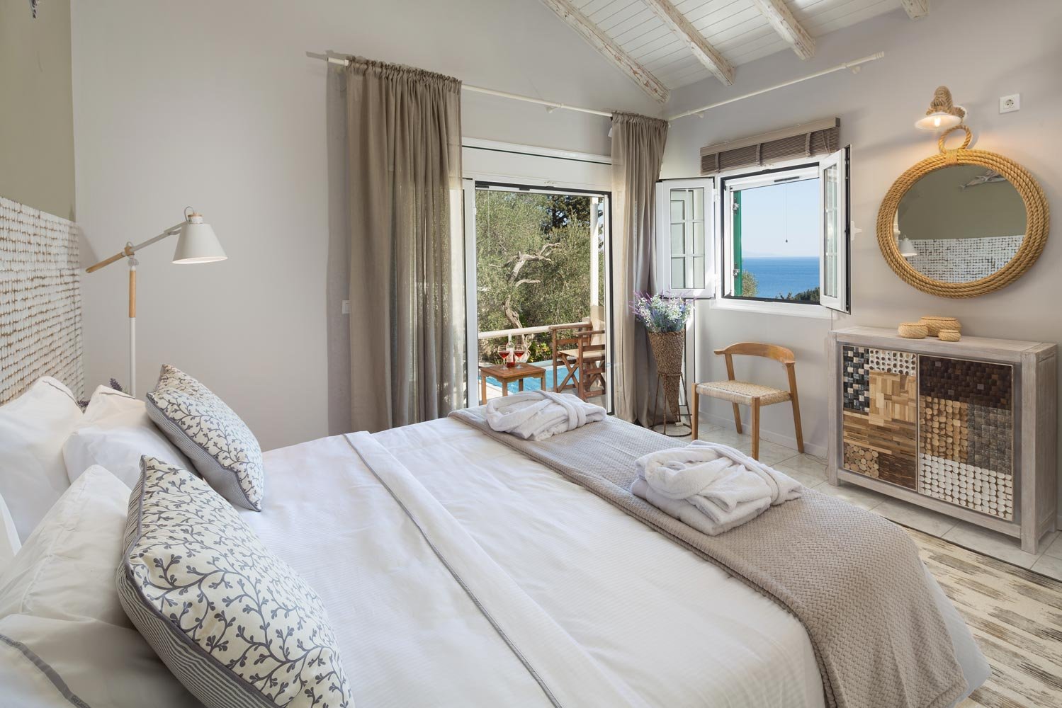 angouleta-villa-paxos-bedroom-04