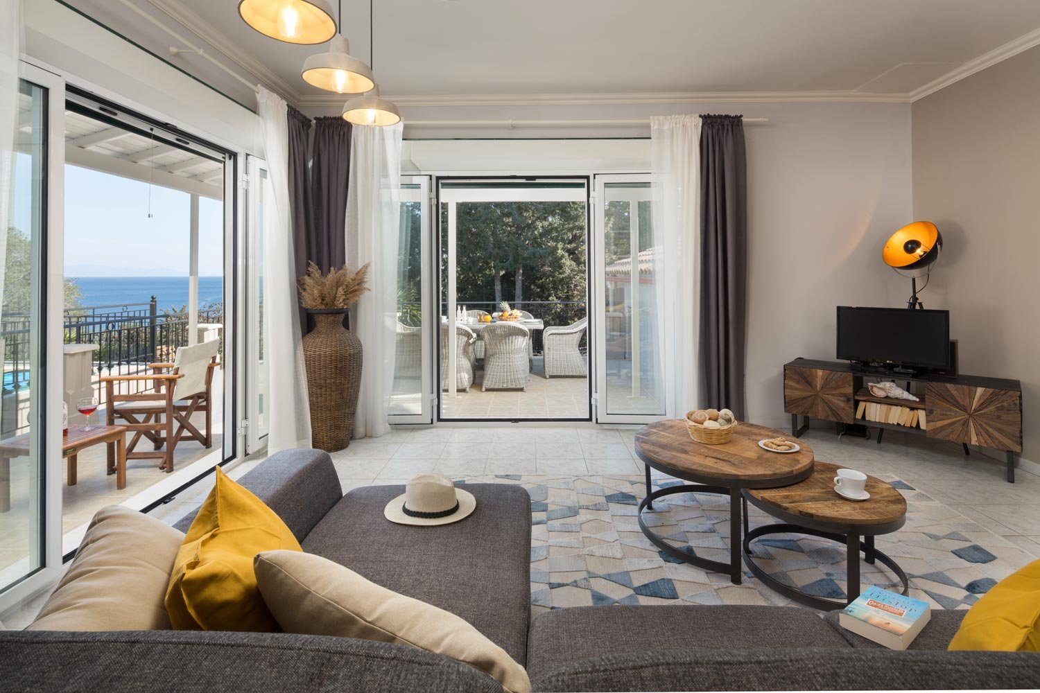 angouleta-villa-paxos-livingroom-01