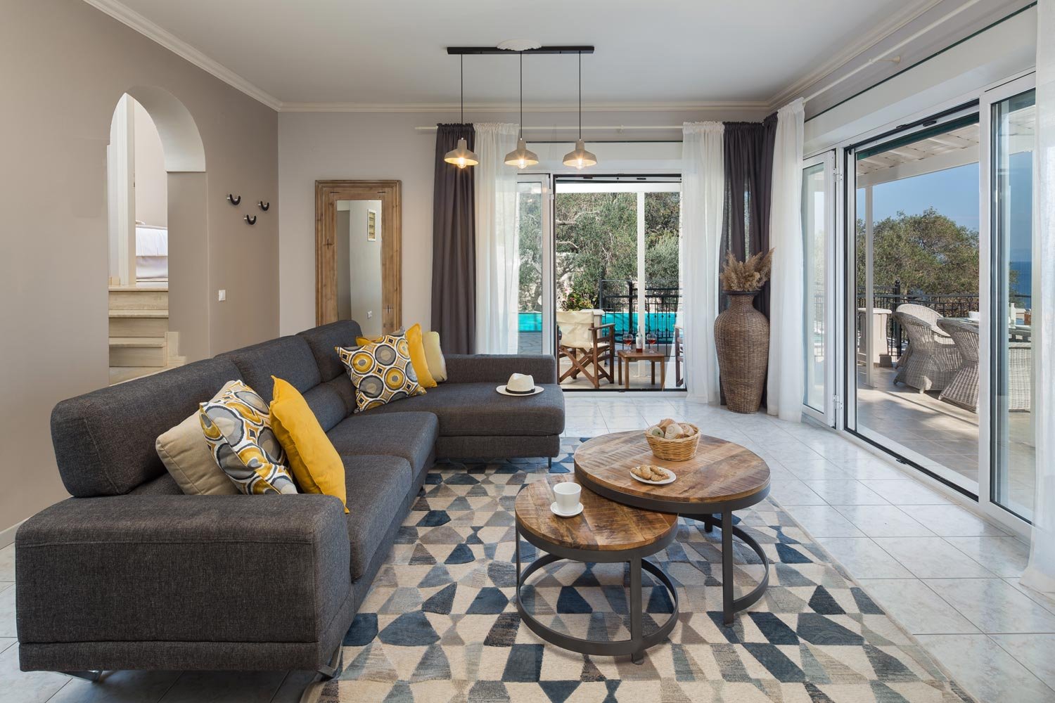 angouleta-villa-paxos-livingroom-03