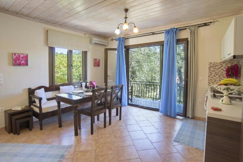 eftichia-cottage-paxos-livingroom-01