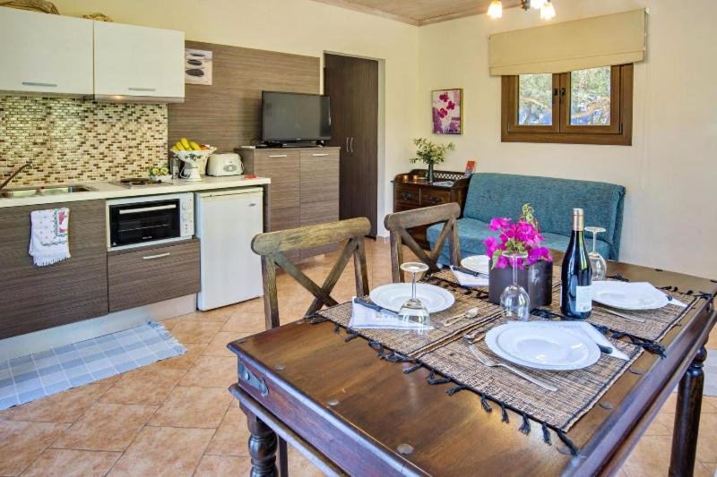 eftichia-cottage-paxos-livingroom-02