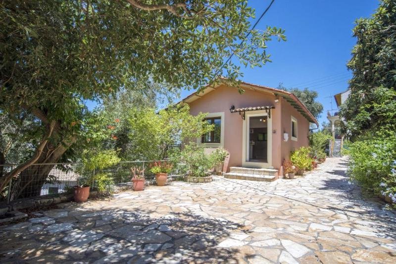eftichia-cottage-paxos-outdoor-space-01