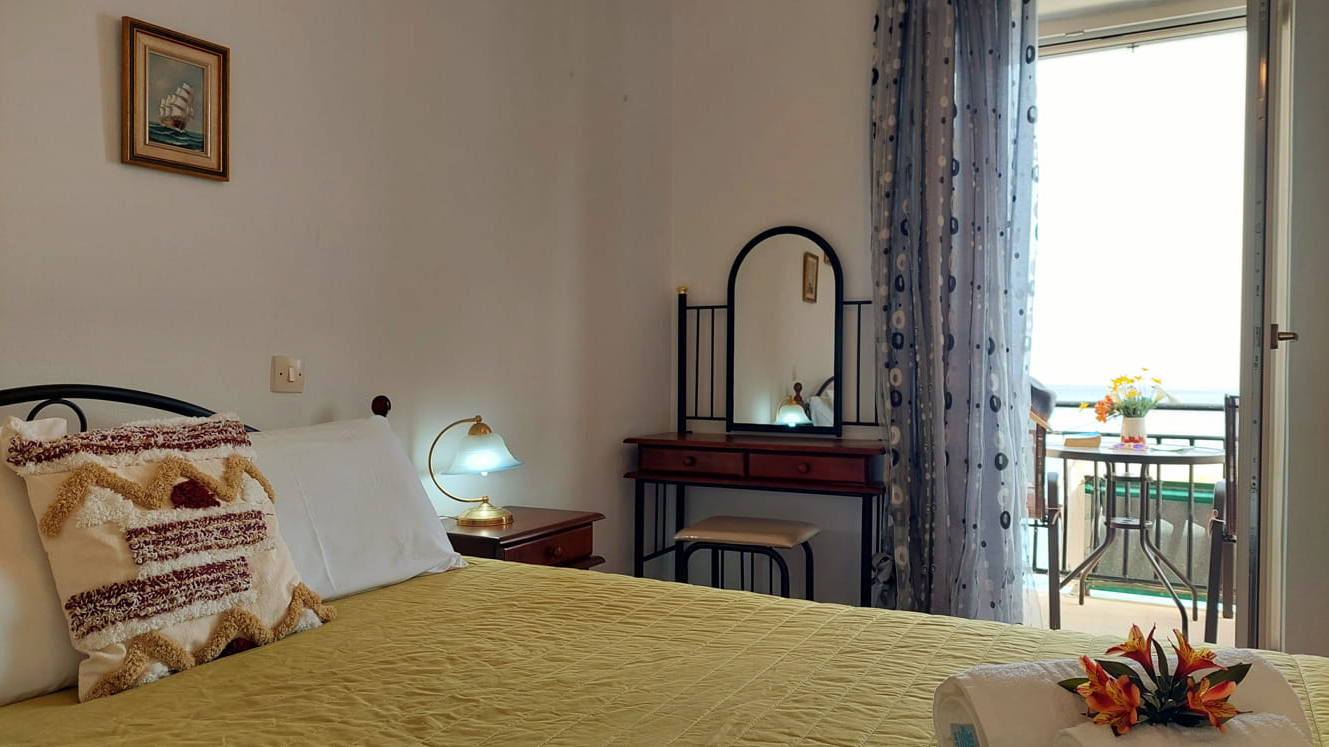 elena-apartment-paxos-bedroom-01