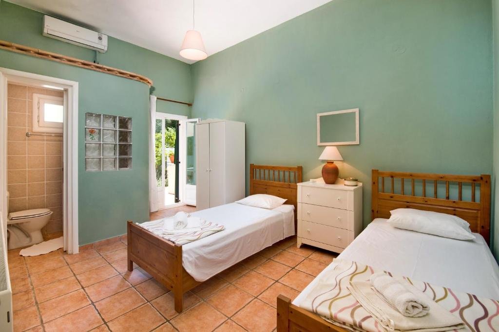 elias-apartments-paxos-bedroom-2