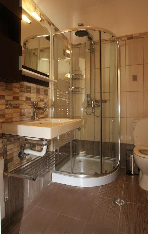 lefcothea-studios-paxos-bathroom-01