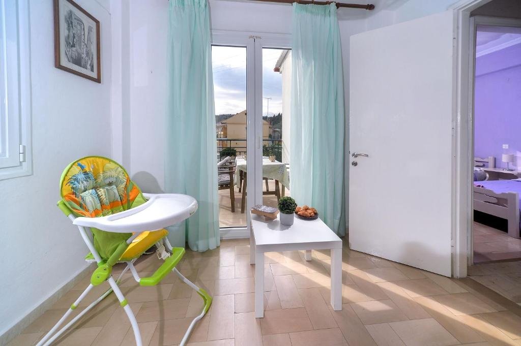 penelope-apartment-paxos-03