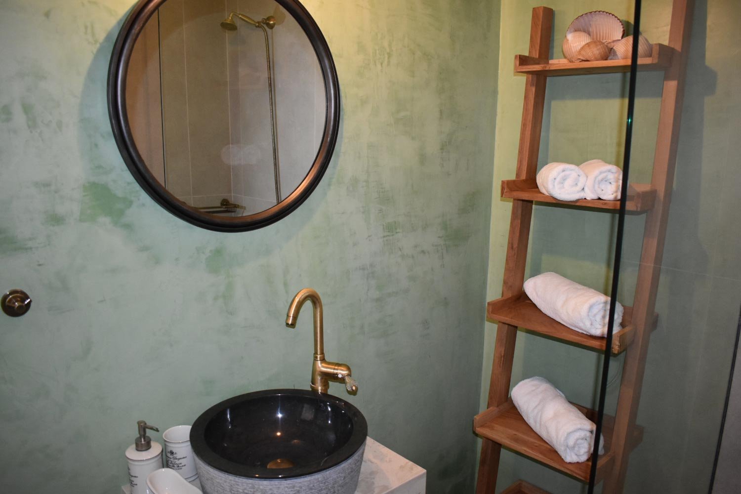 summer-breeze-villa-paxos-bathroom-04