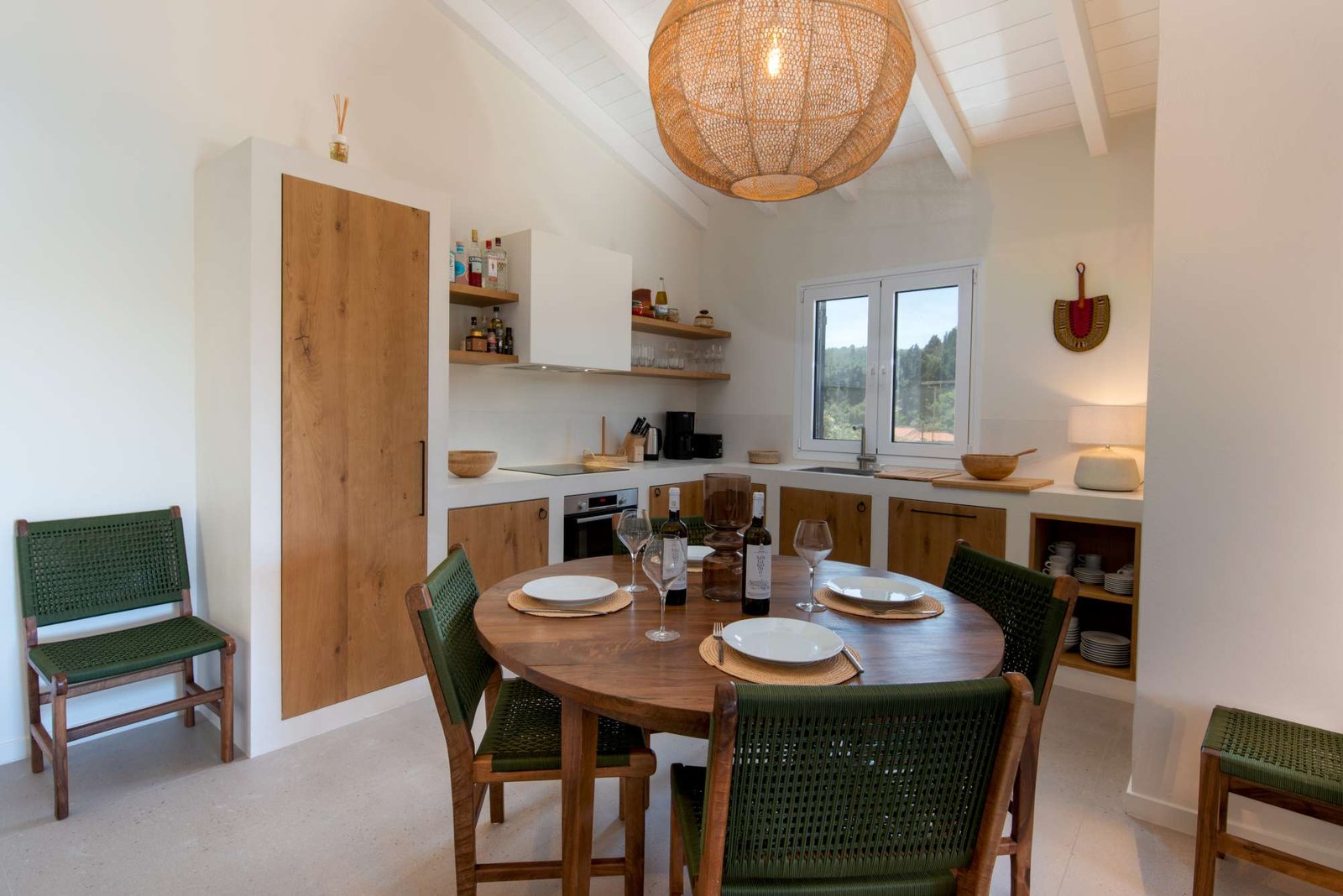 titi-upper-paxos-kitchen-01