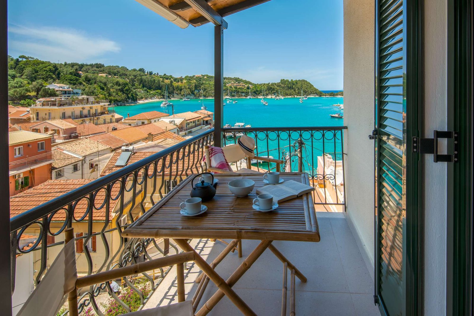 titi-upper-paxos-outdoor-space-01
