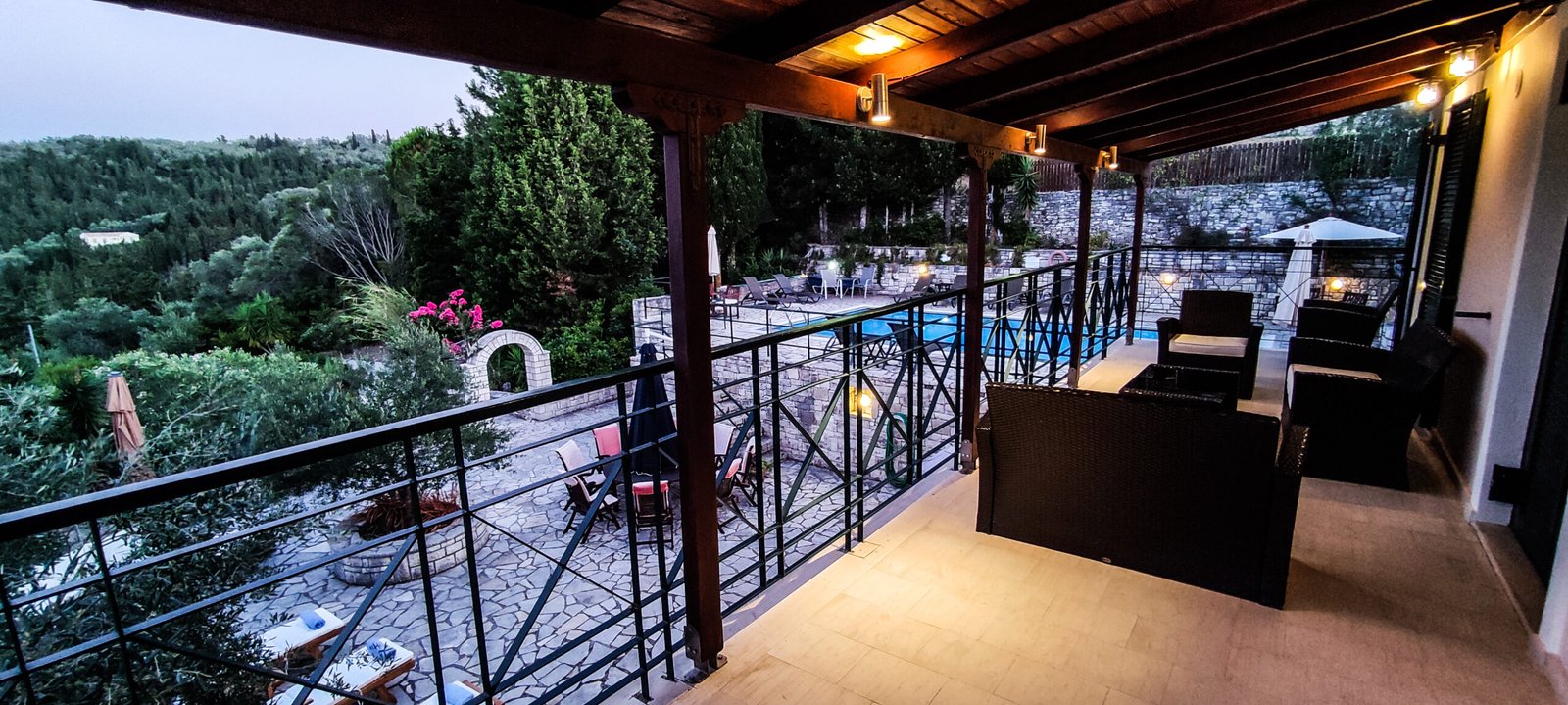 villa-alekos-paxos-balcony-01